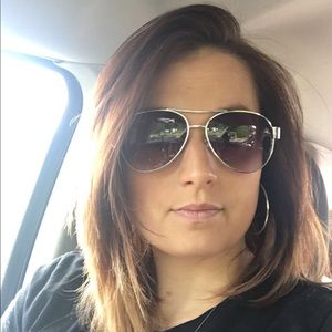 Meet your Posher, Stephanie